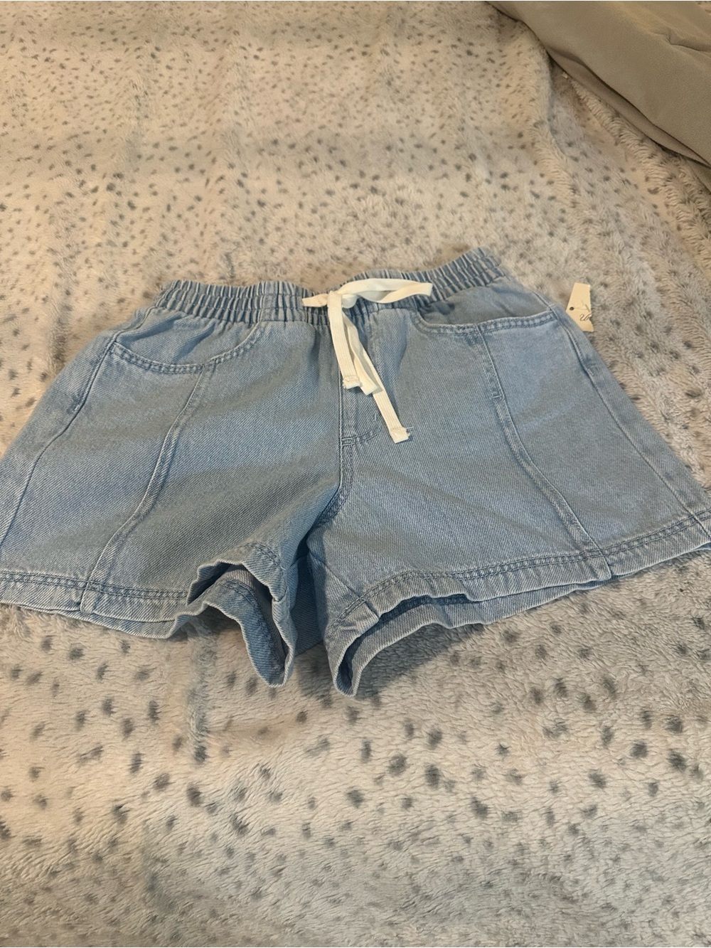 NWT Universal Threads light Blue Denim-Look Shorts with Drawstring